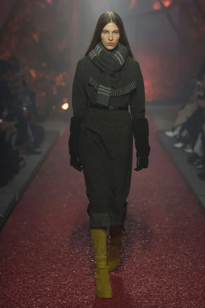 Look 11